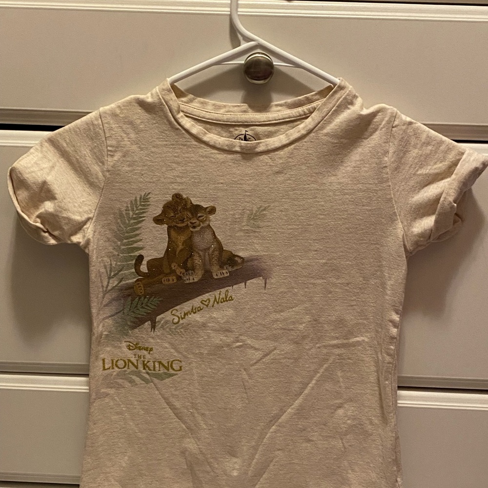 Disney Parks official Lion King girls  T-shirt size small